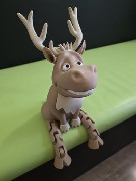 28 см (сидячи). Рухома іграшка Свен "Крижане серце". 3D-друк безпечним органічним пластиком. SVEN-28 виготовлений на 3D принтері