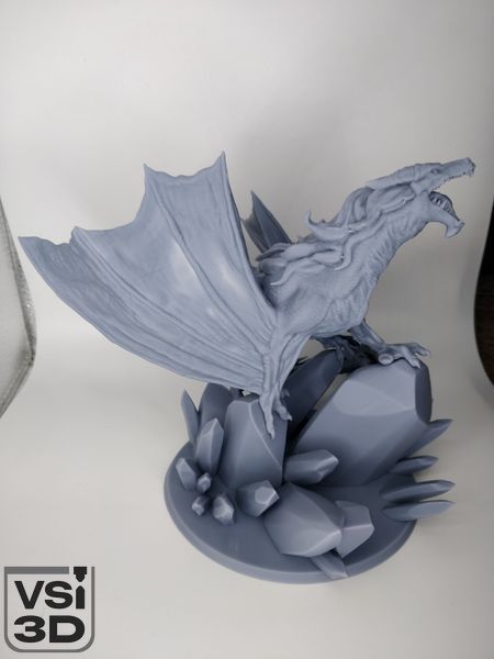 Молодой дракон на кристаллах. D&D MINI-YOUNG-DRAGON изготовленный на 3D принтере