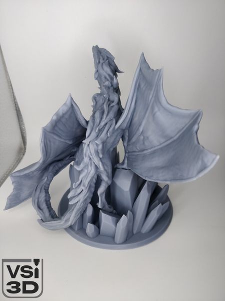Молодой дракон на кристаллах. D&D MINI-YOUNG-DRAGON изготовленный на 3D принтере