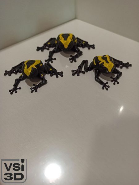 Подвижная игрушка "Пятнистая лягушка". 12 см FROG-0001-12-BLACK изготовленный на 3D принтере
